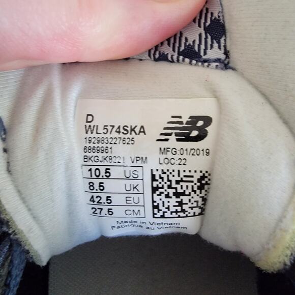 New Balance 574 Sneakers Womens 10.5 Blue Chambray Plaid Lace Up Casual Shoes - Picture 2 of 13